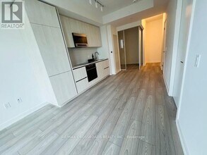 120 Broadway Ave in Toronto, ON - Building Photo - Building Photo