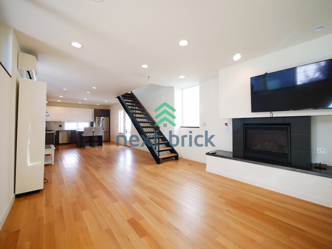 3447 22nd Ave W in Seattle, WA - Building Photo - Building Photo