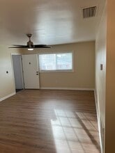 7007 Cedarhurst Dr, Unit 3 in Ft. Myers, FL - Building Photo - Building Photo