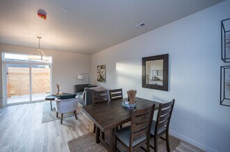 334 9th Ave SE in Puyallup, WA - Building Photo - Building Photo