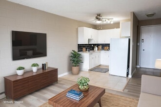 Astoria Manor in Calgary, AB - Building Photo - Building Photo
