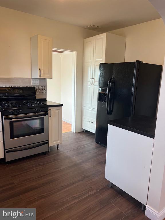 property at 4950 Perkiomen Ave