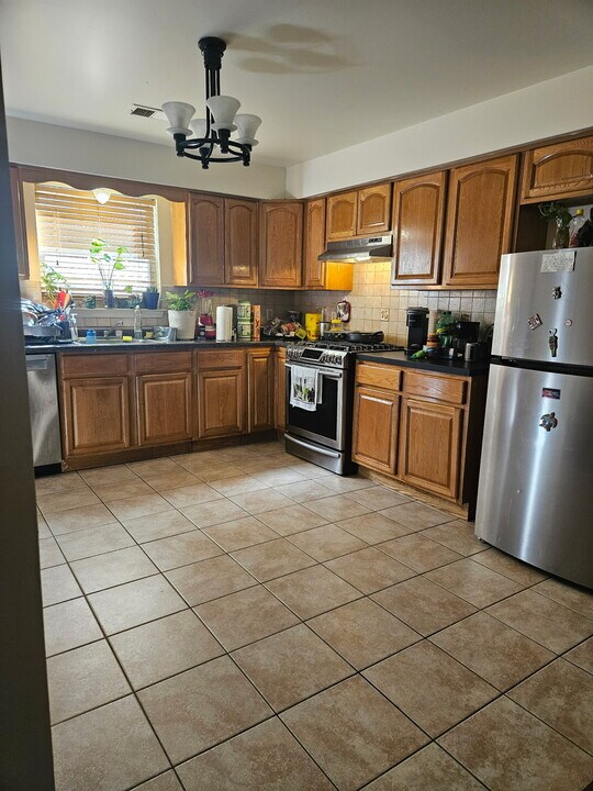 96-98 Peabody Pl in Newark, NJ - Building Photo