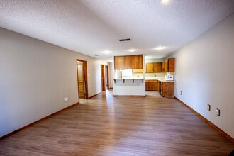 811 Stanton Pl in Clovis, NM - Building Photo - Building Photo