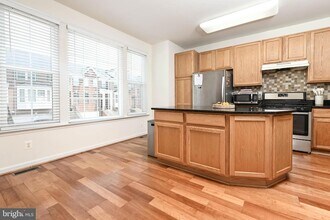 829 Valemount Terrace NE in Leesburg, VA - Building Photo - Building Photo
