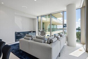 200 Arkona Ct in West Palm Beach, FL - Building Photo