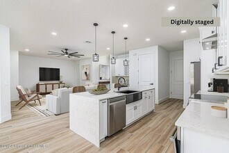 1081 Starfire St SE in Palm Bay, FL - Building Photo - Building Photo