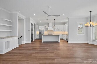 805 Naples Dr, Unit A in Davidson, NC - Building Photo - Building Photo