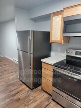 3141 N Shore Dr SE in Albany, OR - Building Photo - Building Photo