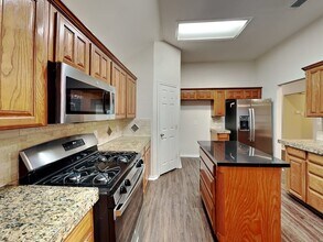 6937 Meandering Creek Ln in Fort Worth, TX - Building Photo - Building Photo