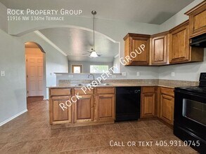 11916 NW 136th Terrace in Piedmont, OK - Building Photo - Building Photo