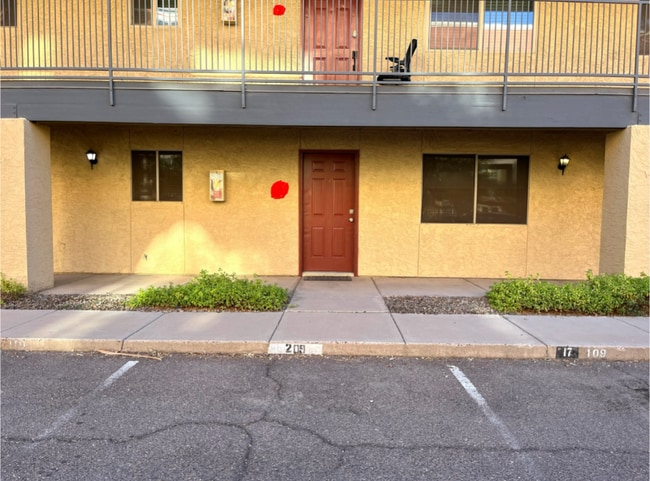 1014 E Spence Ave in Tempe, AZ - Foto de edificio - Building Photo
