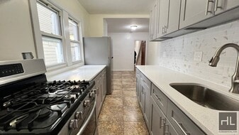 718 E 39th St, Unit 1 in Brooklyn, NY - Building Photo