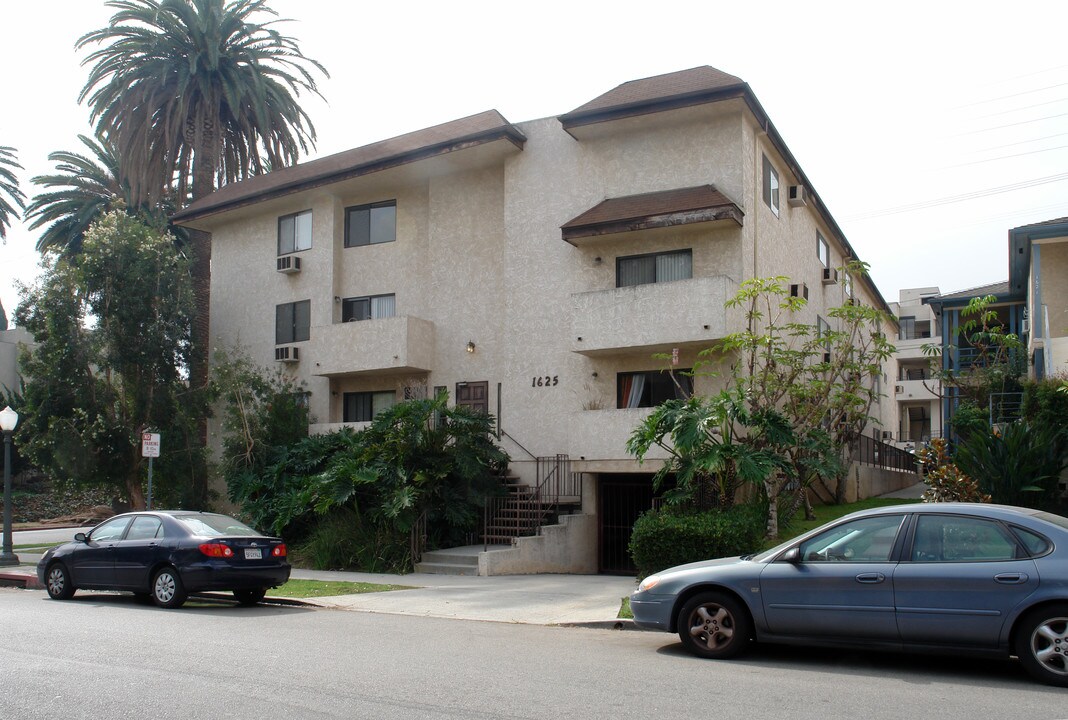 1625 Glendon Ave in Los Angeles, CA - Foto de edificio