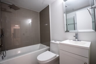 7790 Trémolières Av in Montréal, QC - Building Photo - Building Photo