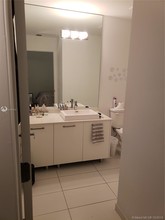 151 SE 1st St, Unit 2210 in Miami, FL - Building Photo - Building Photo