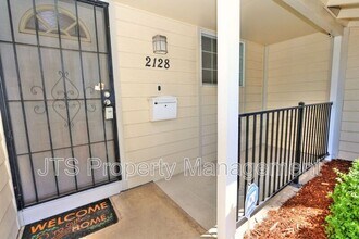 2128 W La Loma Dr in Rancho Cordova, CA - Building Photo - Building Photo