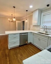 4201 University Dr in Charlotte, NC - Building Photo - Building Photo