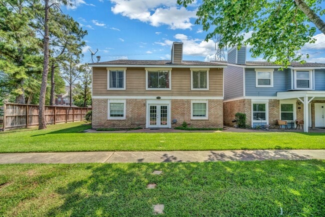 770 Memorial Mews St