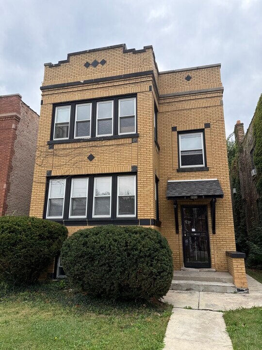 1641 N Merrimac Ave in Chicago, IL - Building Photo