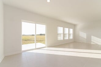 386 Puma Lp in Groveland, FL - Building Photo - Building Photo