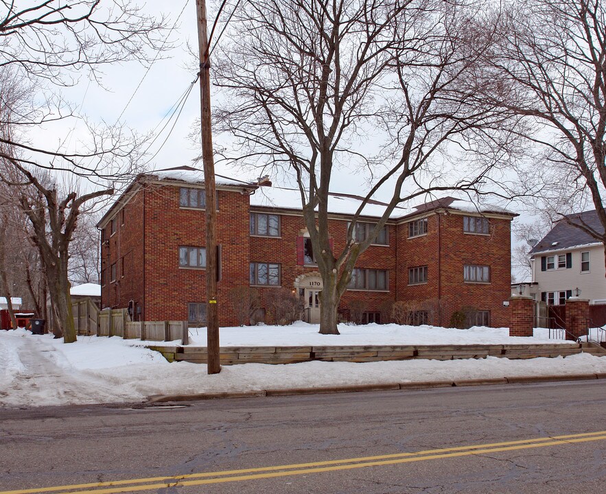 1170 Copley Rd in Akron, OH - Foto de edificio