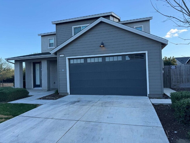 2494 Valdes Dr in Merced, CA - Building Photo - Building Photo