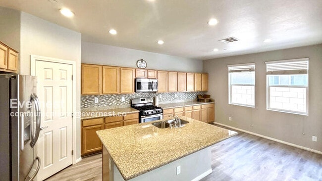 10228 Ruggles Mansion Ave in Las Vegas, NV - Building Photo - Building Photo