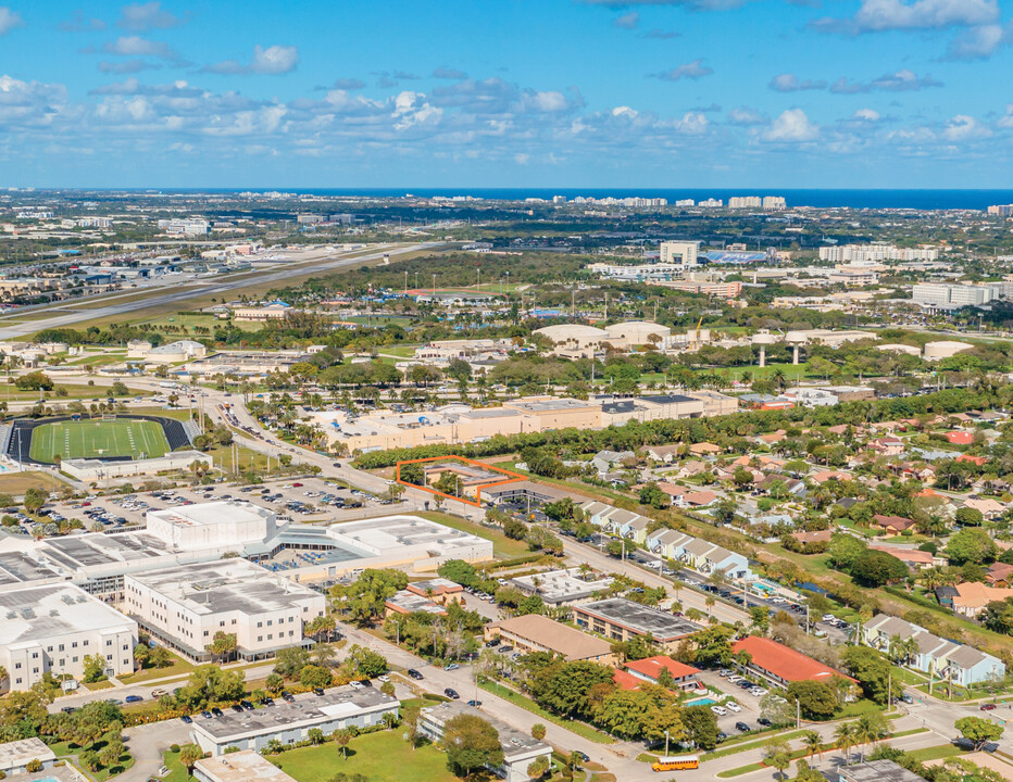 1600 NW 15th Ave in Boca Raton, FL - Building Photo