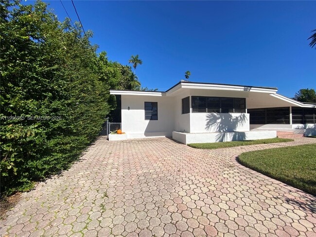 property at 1325 Marseille Dr