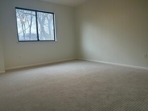 108 Seaside Ave, Unit H in Milford, CT - Foto de edificio - Building Photo