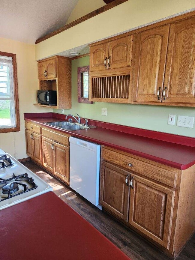 811 W Peck St in Whitewater, WI - Building Photo - Building Photo