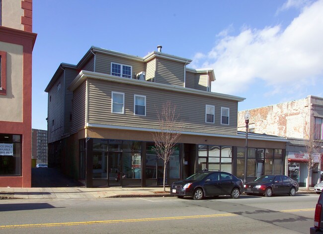 359 S Main St in Fall River, MA - Building Photo - Building Photo