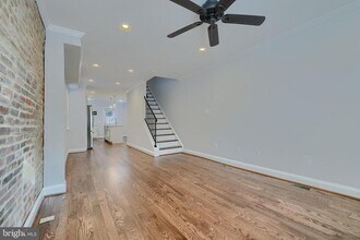 202 E Cross St in Baltimore, MD - Building Photo - Building Photo