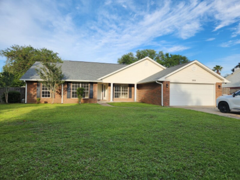 2836 Winners Cir Dr in Navarre, FL - Building Photo