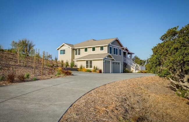 715 La Raye Ln in Petaluma, CA - Building Photo - Building Photo