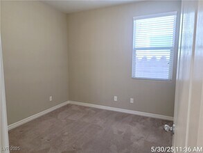 12212 Loggeta Way in Las Vegas, NV - Building Photo - Building Photo