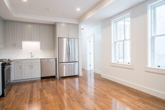 23 Temple St, Unit F3 in Boston, MA - Building Photo - Building Photo