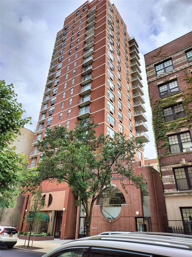 property at 520 W 112th St