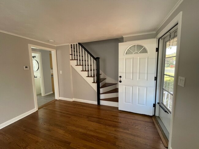 34 Monroe St in North Haven, CT - Building Photo - Building Photo