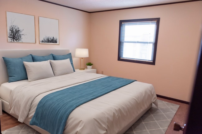 Cedar Point Apartments in Springfield, IL - Foto de edificio - Building Photo