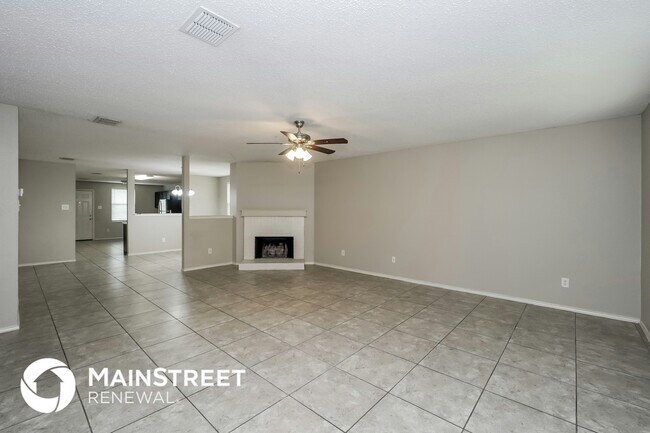 3908 Foxhound Ln in Fort Worth, TX - Building Photo - Building Photo