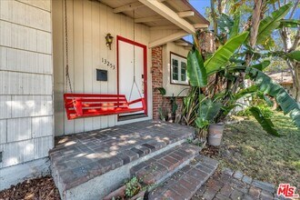 13253 Magnolia Blvd in Los Angeles, CA - Building Photo - Building Photo