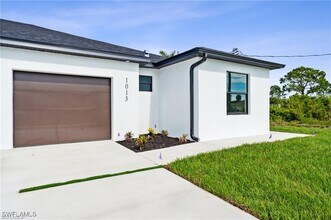1011-1013 Abrams Blvd in Lehigh Acres, FL - Building Photo - Building Photo