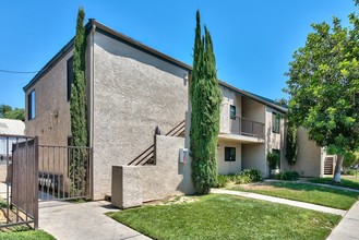 Sierra Crossing Apartments in Bloomington, CA - Building Photo - Building Photo