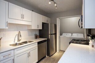 Webb Bridge Crossing in Alpharetta, GA - Building Photo