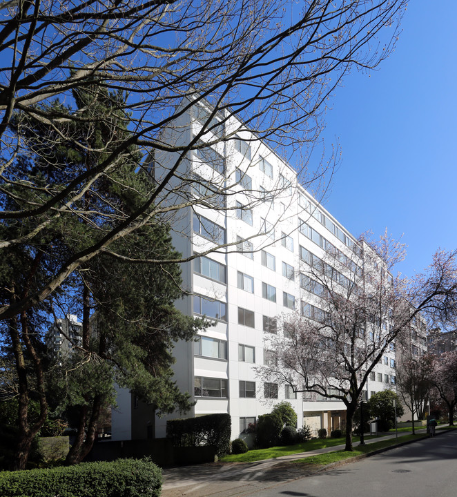 The White House in Vancouver, BC - Building Photo