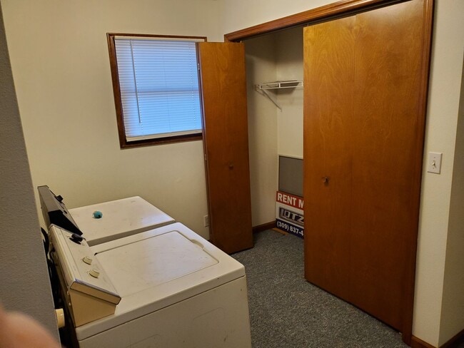 916 E Jackson in Macomb, IL - Building Photo - Building Photo