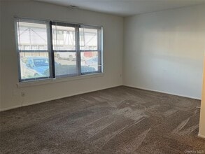 88 Bailey Ct in Middle Island, NY - Building Photo - Building Photo