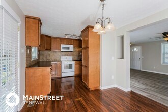 8611 Montrie Ct in Louisville, KY - Building Photo - Building Photo